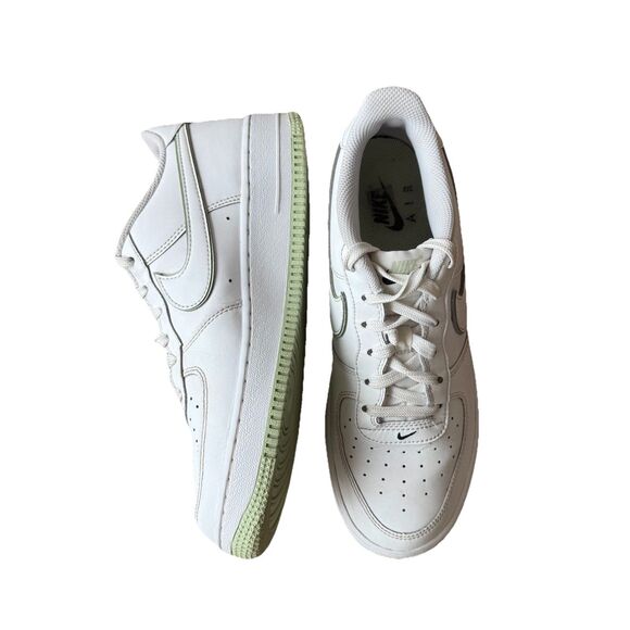 Nike Air Force 1 GS AF1 Low White Honeydew Youth SIZE 7 Casual Shoes CT3839-108 - Picture 4 of 16
